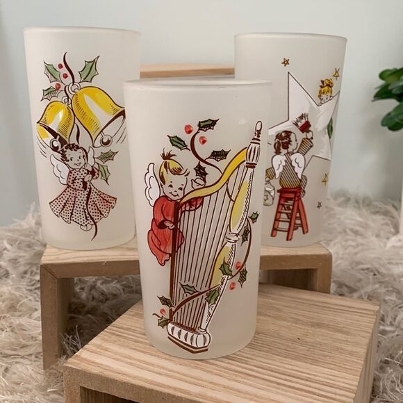 Vintage Set of 3 Christmas Angels Frosted
Glass Tumblers Designed by Fran Taylor - Picture 1 of 17
